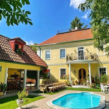 Pensión Na Staré Poště 4*